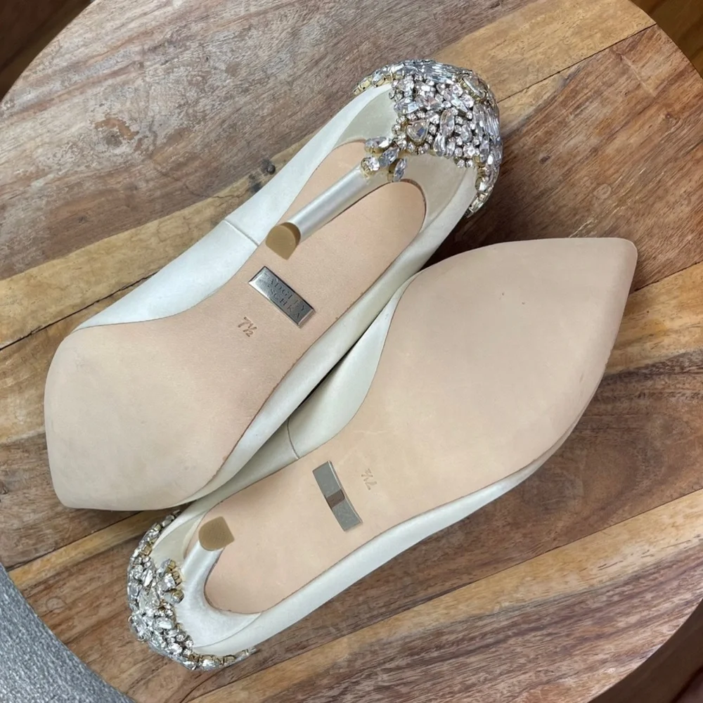 Badgley Mischka l 7.5 Gorgeous Ivory Rhinestone Embellished Bridal Wedding Heels